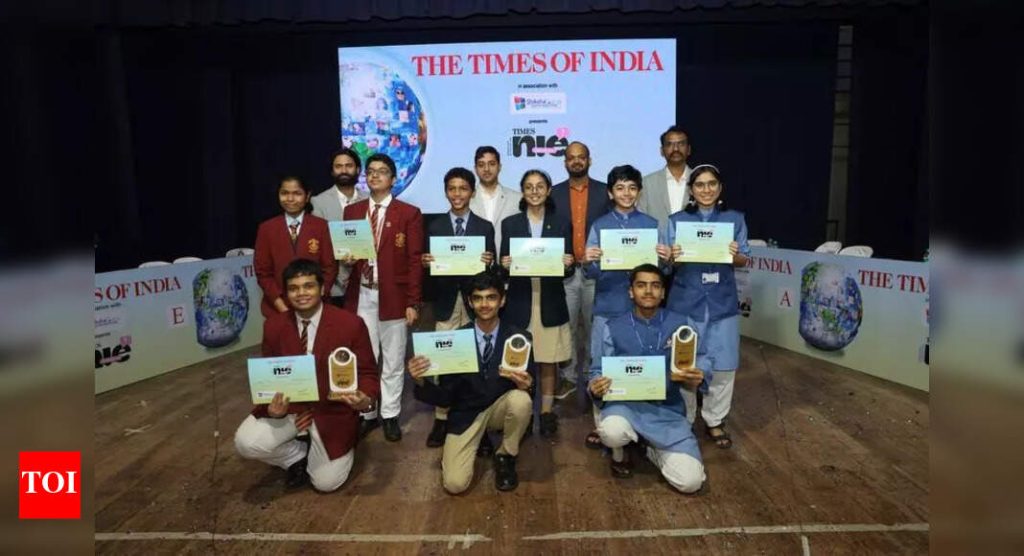 टीओआय-एनआयई क्विझोमॅनिया 2025 मध्ये संस्कृत शाळा चॅम्पियन म्हणून उदयास आली
