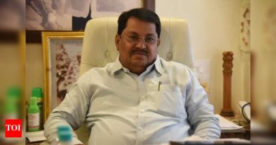 विरोधी पक्षाने राज्य सरकारने पूरग्रस्त लोकांच्या मदतीसाठी पाय खेचल्याचा आरोप केला आहे, असे म्हणतात की आतापर्यंत ठोस मदत पॅकेजची घोषणा केली गेली पाहिजे