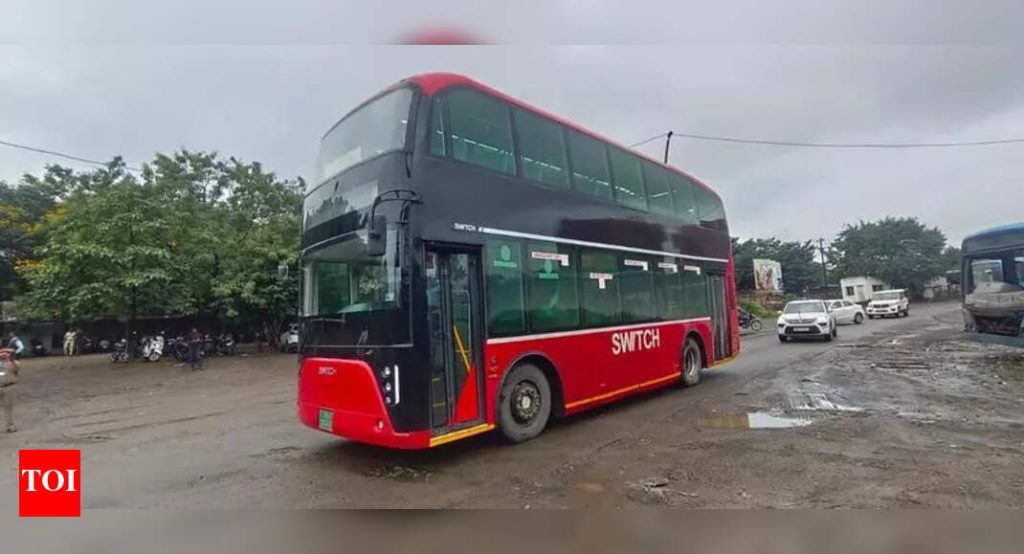 डबल-डेकर बसेस पुणे शहरात परत येण्यासाठी डिसें-एंड किंवा जानेवारीच्या सुरुवातीस: पीएमपीएमएल