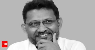 कला शिक्षण तज्ञ आणि मथन आर्ट स्कूलचे संस्थापक, दिवंगत शशिकांत गावली यांचे स्मारक बैठक