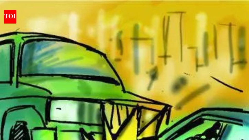 मद्यधुंद चालकाने बंद दुकानांच्या शटरवर वाहन आदळले