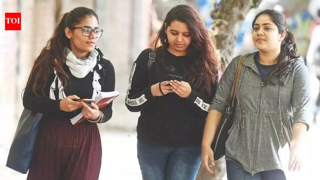 सरकारने फी माफ केल्यानंतर इंजिनीअरिंगमध्ये मुलींची नोंदणी 23 हजारांनी वाढली आहे